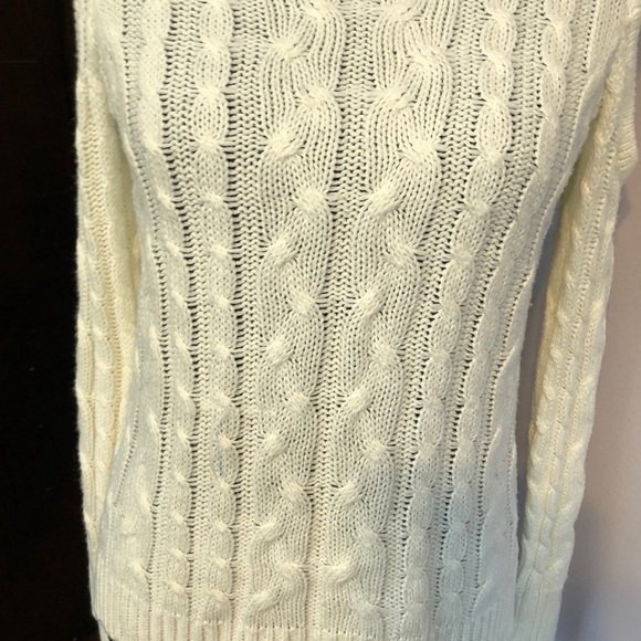 Cold shoulder sweater - Picture 8 of 10